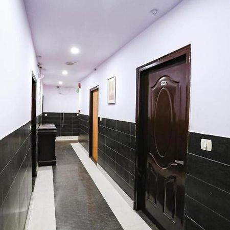 Hotel Indira Palace Vrindāvan 外观 照片