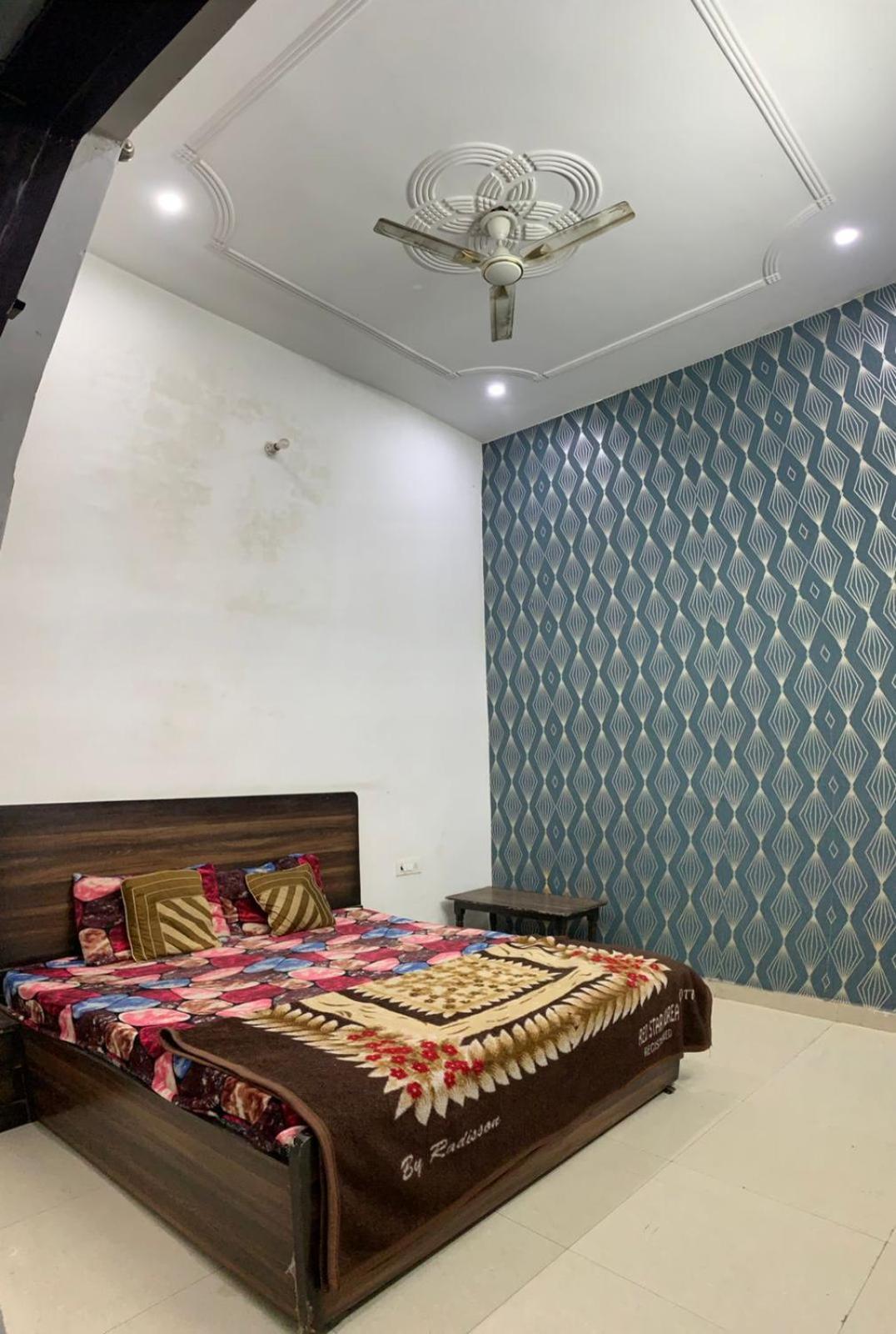 Hotel Indira Palace Vrindāvan 外观 照片