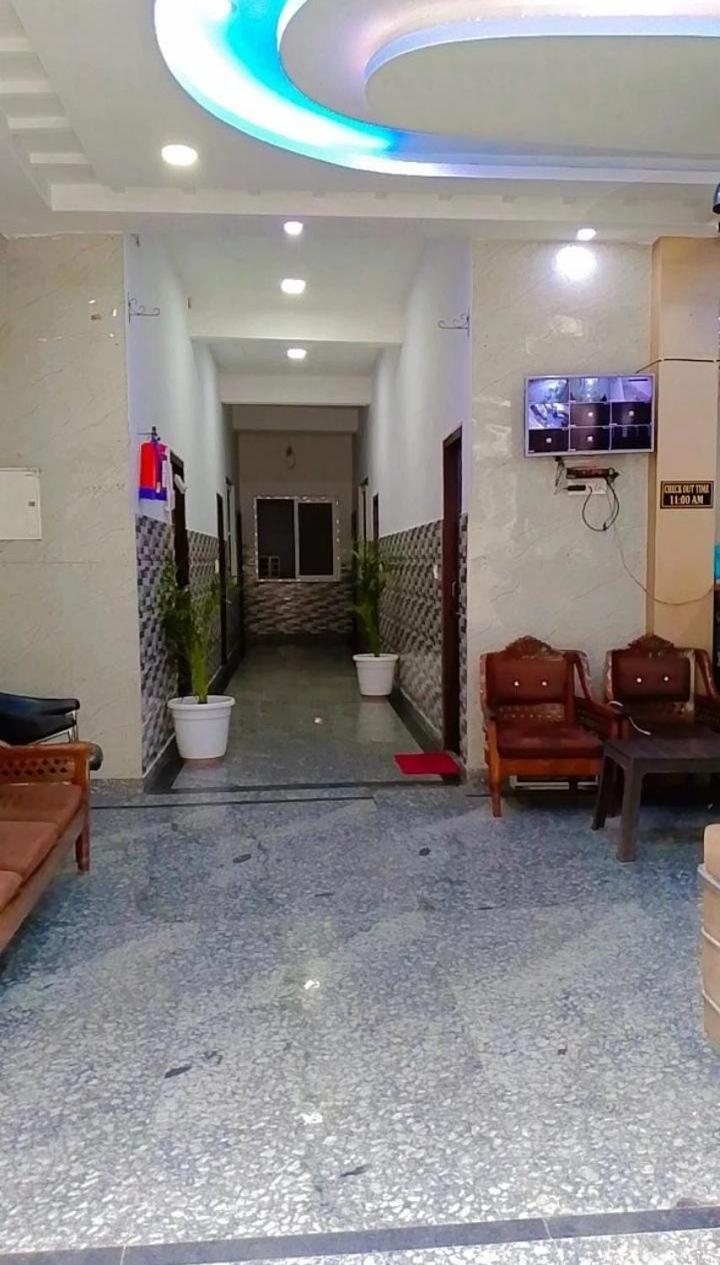 Hotel Indira Palace Vrindāvan 外观 照片