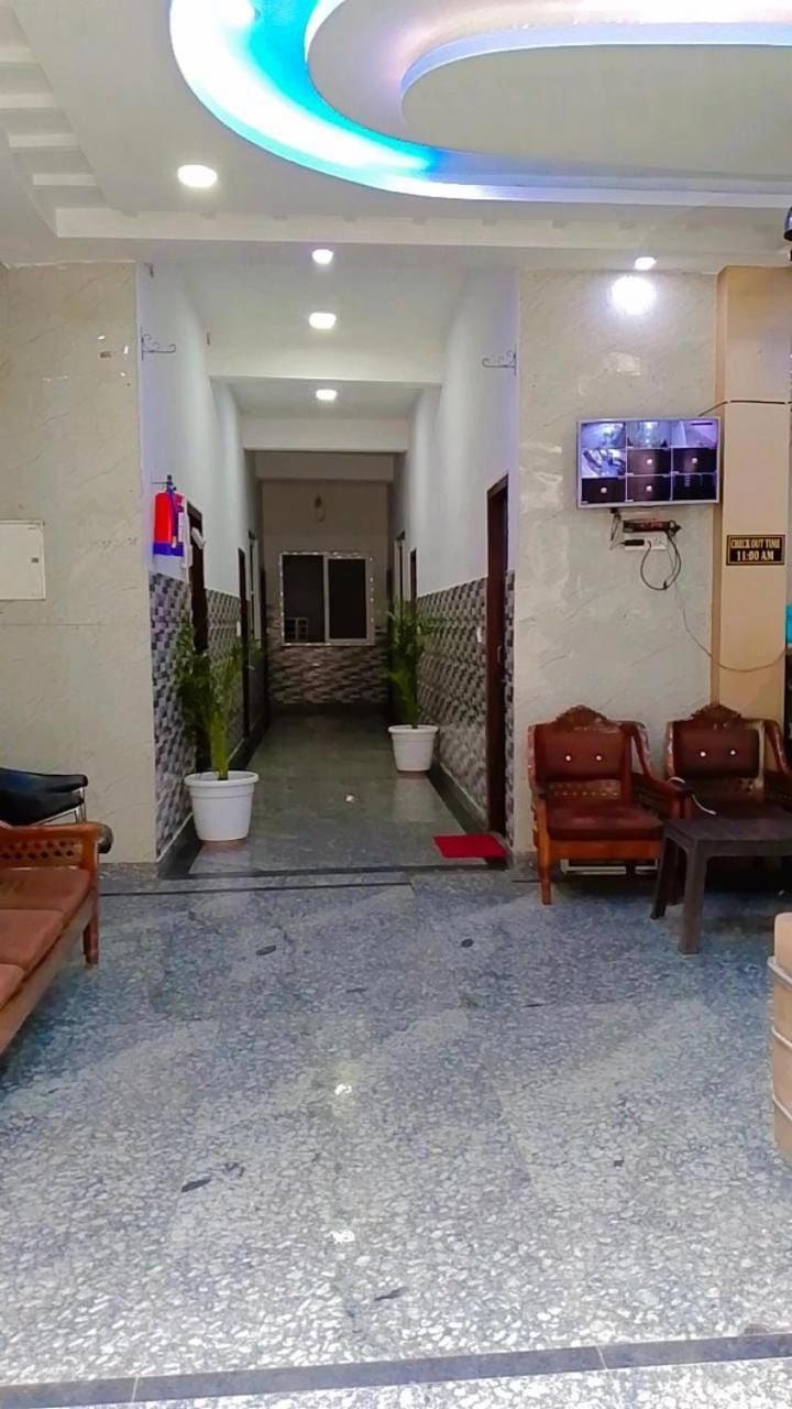 Hotel Indira Palace Vrindāvan 外观 照片