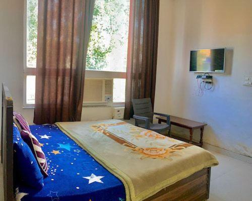 Hotel Indira Palace Vrindāvan 外观 照片