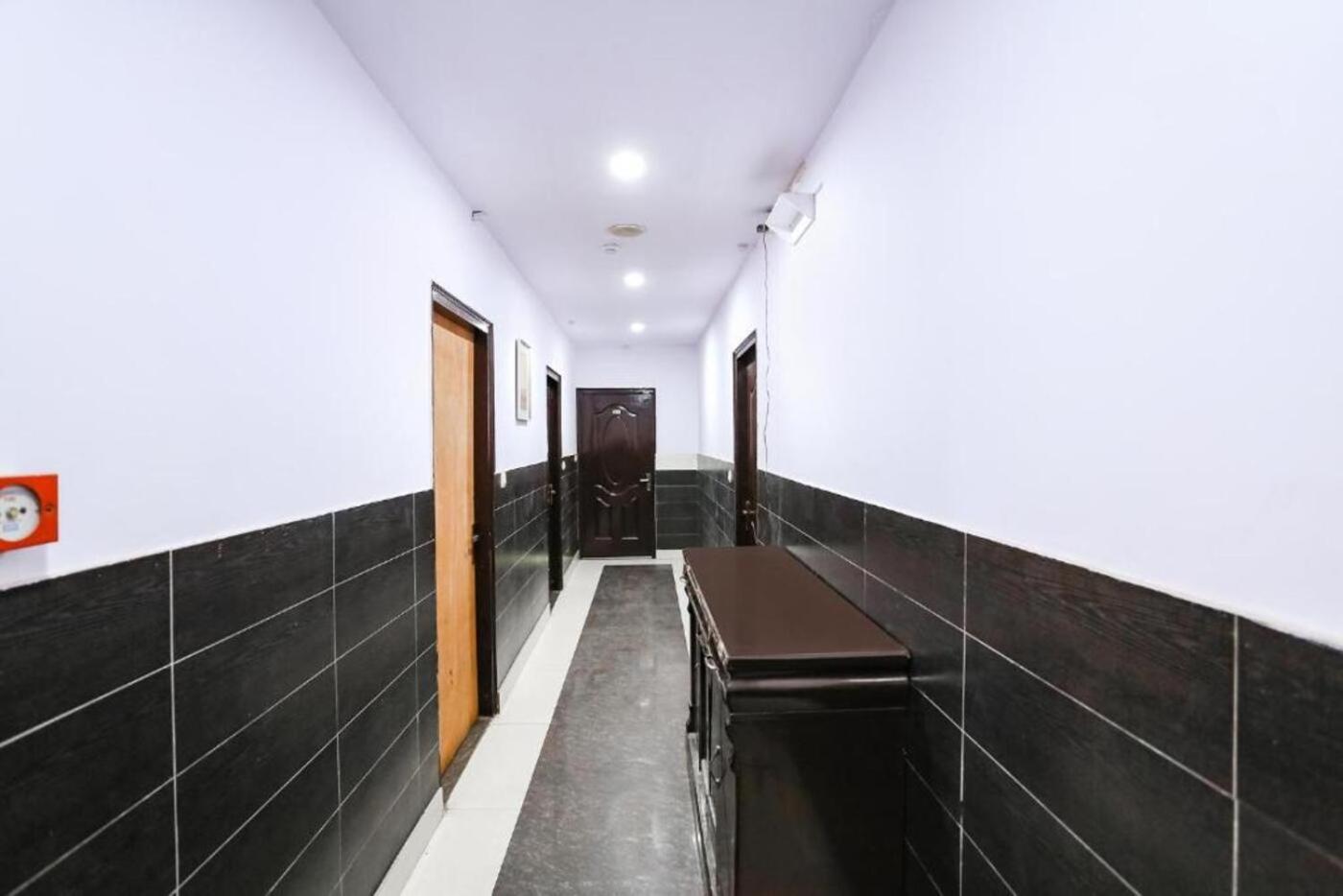 Hotel Indira Palace Vrindāvan 外观 照片